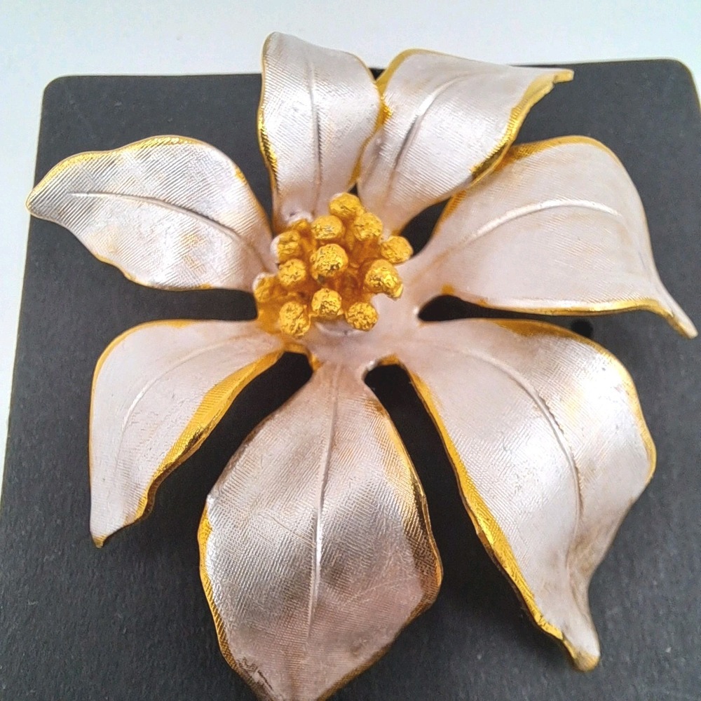 Vintage Cerrito White Pearlized Brooch, Poinsettia, Gold Tipped Petals ~2in